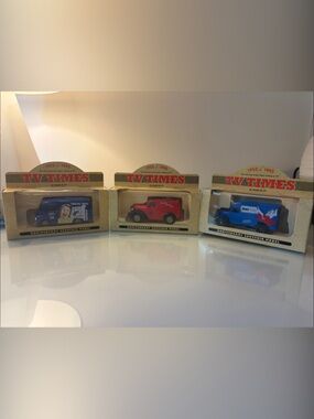 Vintage Lledo Days Gone By “40 years of tv”Die cast Van set of 3